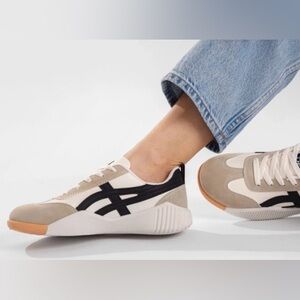 DE FLORANCE Made in Italy Casual Beige and Black Women's Sneakers Sz 9